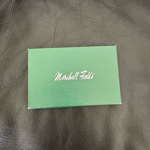 Marshall Field Box - Picture 3 of 4
